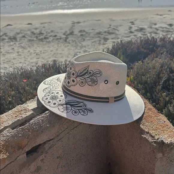 Woman’s Mexican hat - Picture 2 of 7